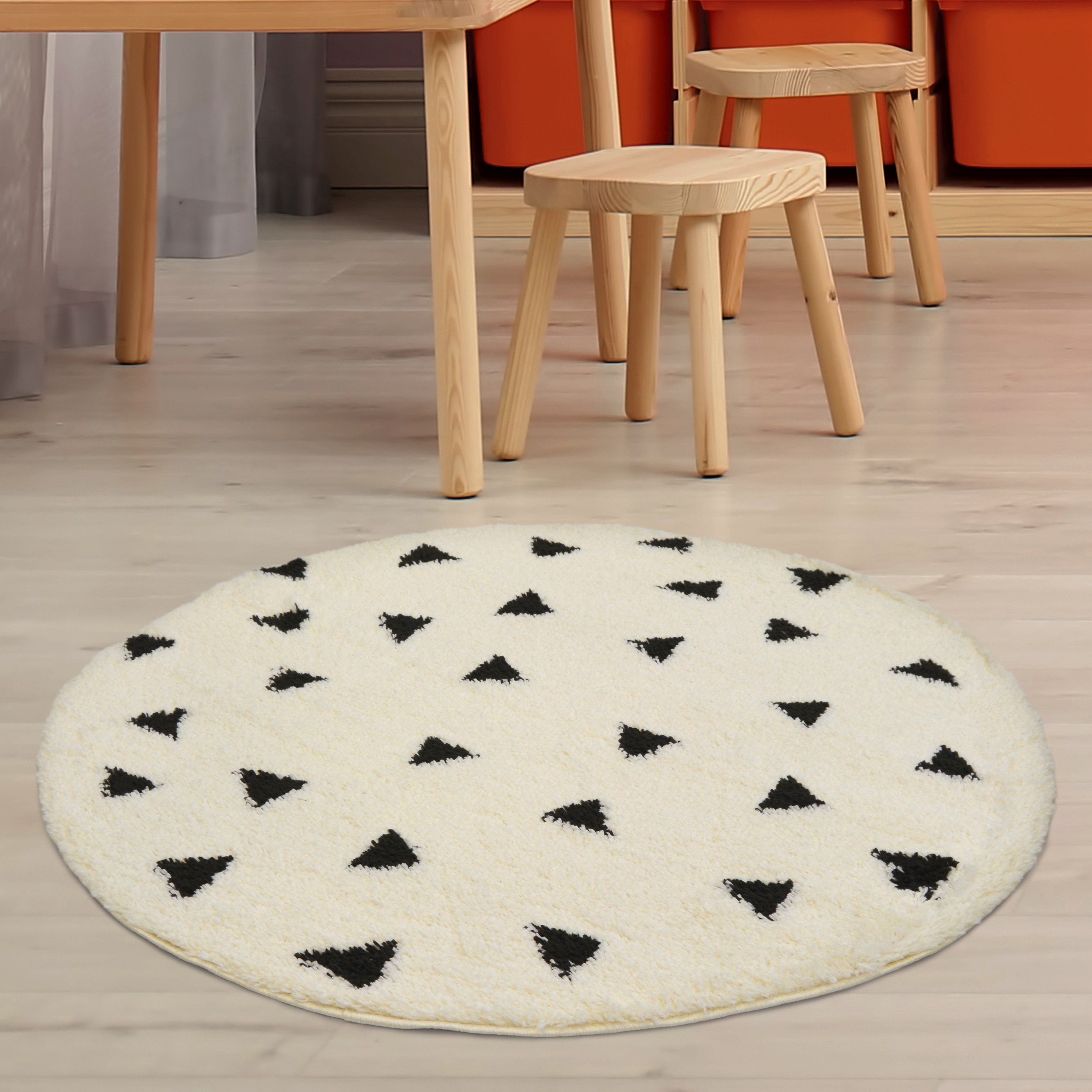 Snug Triangle Shaggy Modern Circle Rugs In Monochrome